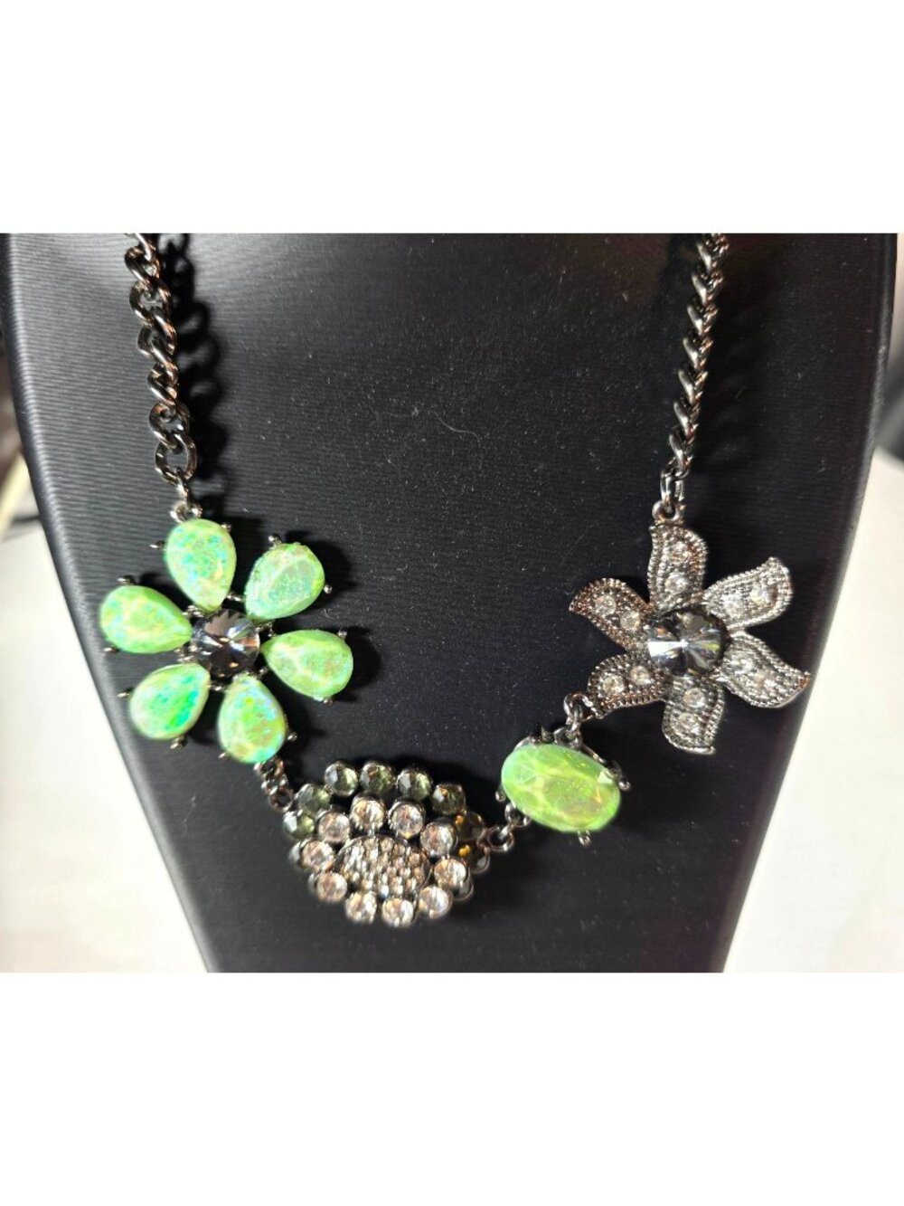 Vera Wang Floral Statement Necklace Green Clear Crystals Black Chain Jewelry